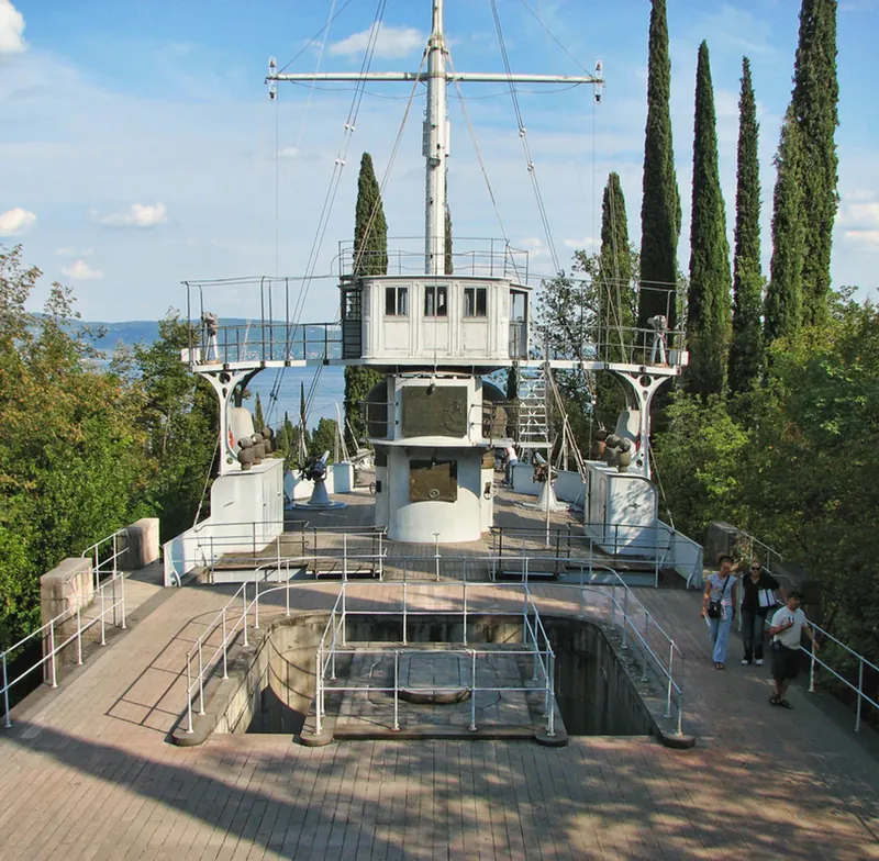 Gardone Riviera وVittoriale degli Italiani، مقر Gabriele D’Annunzio